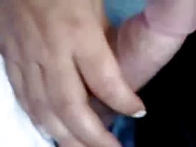 白い男は、肛門の尻を刺すために、黒い皮を剥き出しにしました。