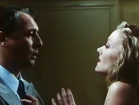 アジアのポルノモデルはセックスに没頭しています