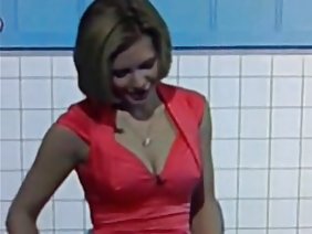 紳士のディックは、若い女の子の美しい唇から楽しい官能的なフェラチオを取得します