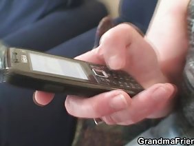 セクシーなカウボーイは、彼女のファックを巧みに使いこなす。