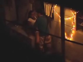 配偶者は夫の足元をうまく指している