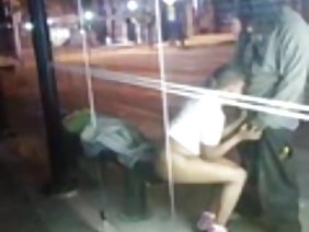 ボンデージのタイ人の売春婦はホテルの部屋で彼女のお尻を犯した