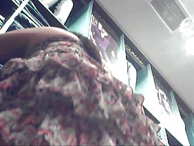 男はカメラの前で彼のガールフレンドのがんを入れた