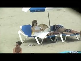 若いポルノのモデルは素敵な男から素敵なお尻を持っていた