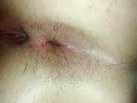 大きなペニスを持つ黒人はおっぱいに終了白いガールフレンドをperdolit