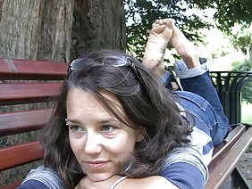 夫婦とそのセクシーなベビーシッター
