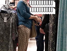 お母さんは寝ることができず、彼女は寝室の彼女の義理に行き、彼女の美しい妹が彼を吸って裸の猫で犯された