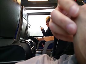 若いドイツ人の女の子が初めて彼女のお尻を試してみる