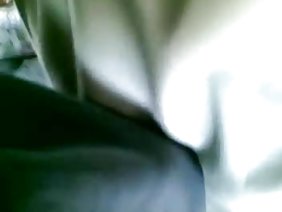 自家製の女の子が深いフェラチオの本当の奇跡を実証