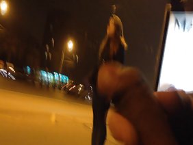 ポルノスターはセックスのために愚かな男を暗示した