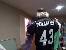 若いレズビアンはダブルディルドで自然に戯れます