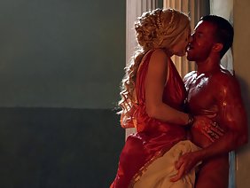 ブロンドは男を自分自身に結びつける傾向がある