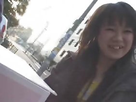 カップルが通りに肛門放蕩をする